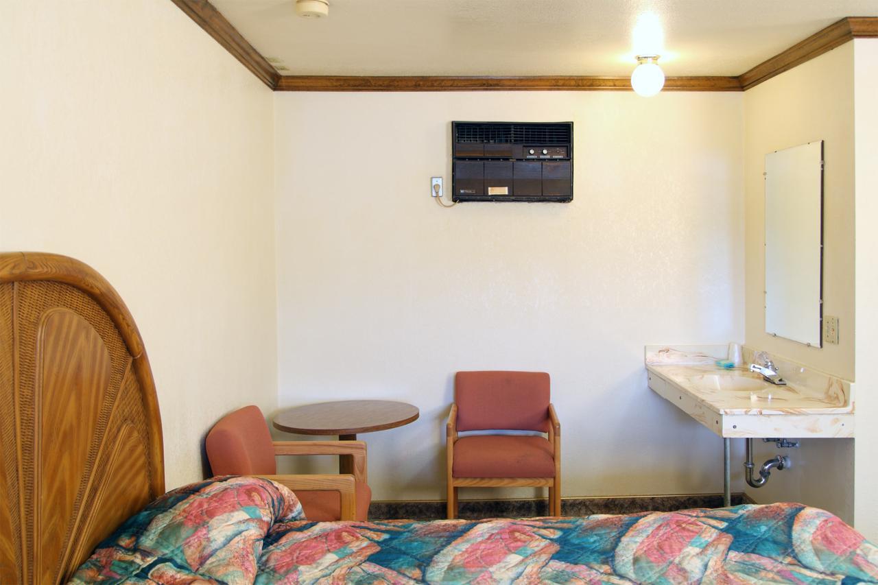 Country Inn Motel Dove Creek Extérieur photo