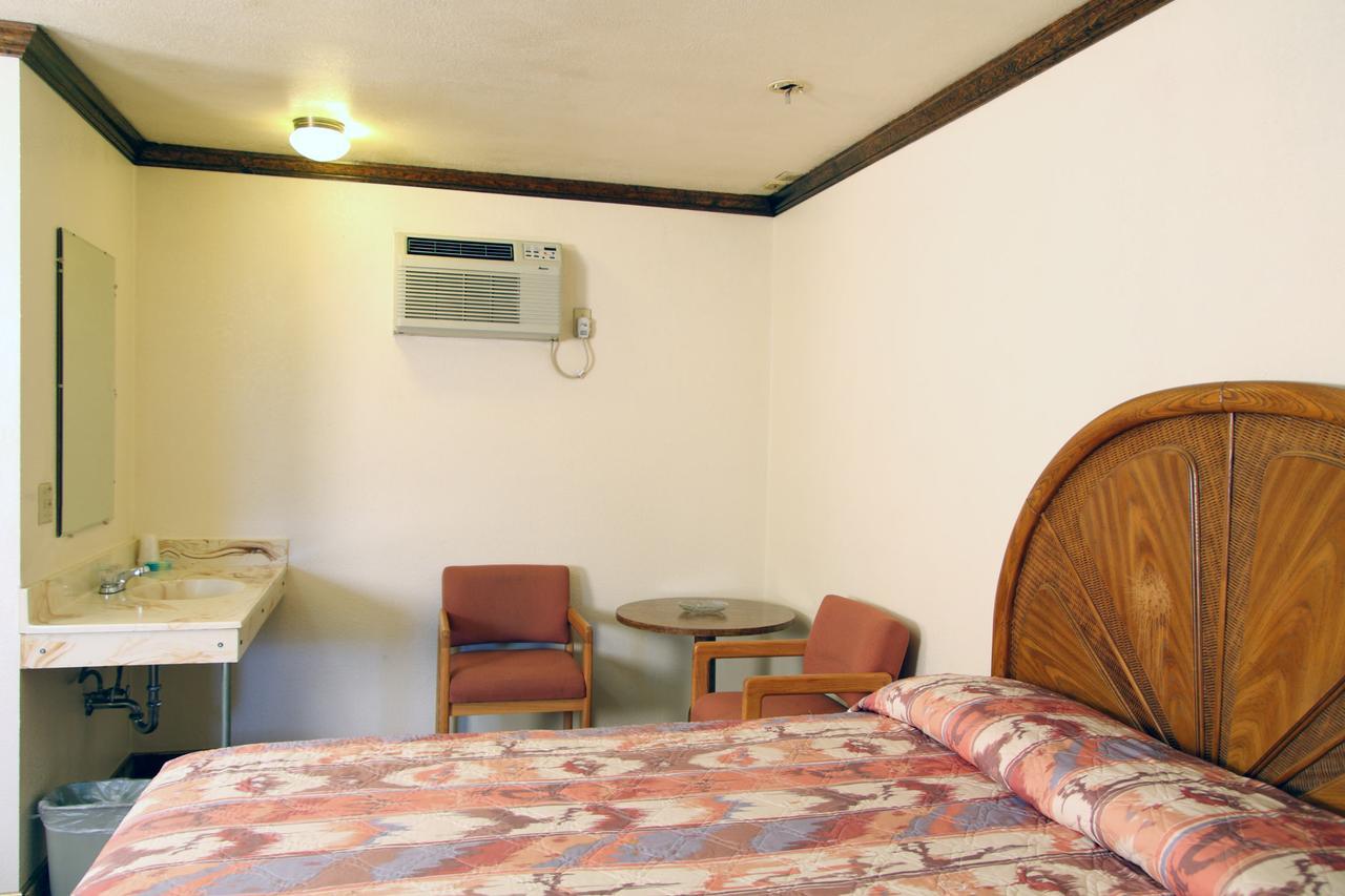 Country Inn Motel Dove Creek Extérieur photo